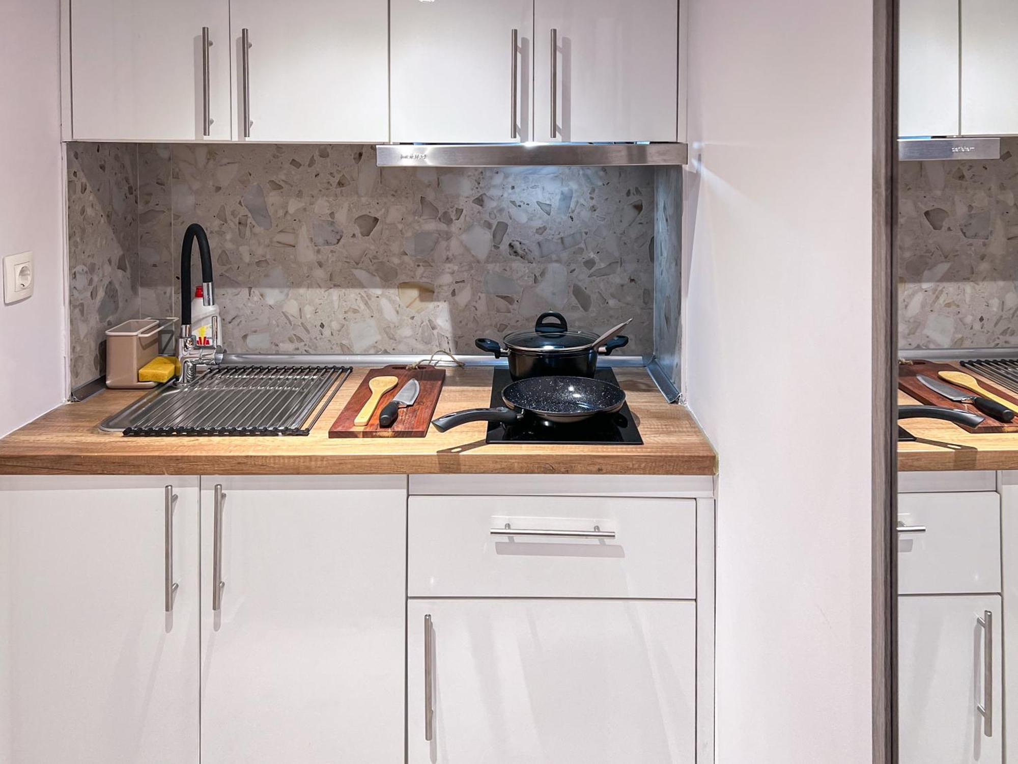 Ikaros Welcome Stay Downtown Loft - Explore Center By Foot - Close To Arch Of Galerius เทสซาโลนิกิ ภายนอก รูปภาพ